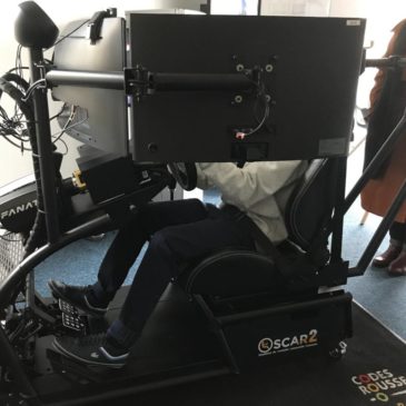 Visite d’une auto-école par un groupe